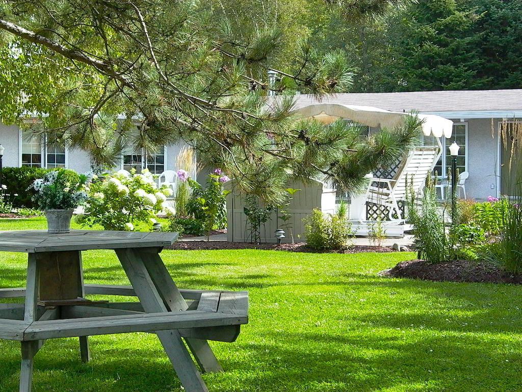 Motel La Cheminee Saint-Jerome Ngoại thất bức ảnh