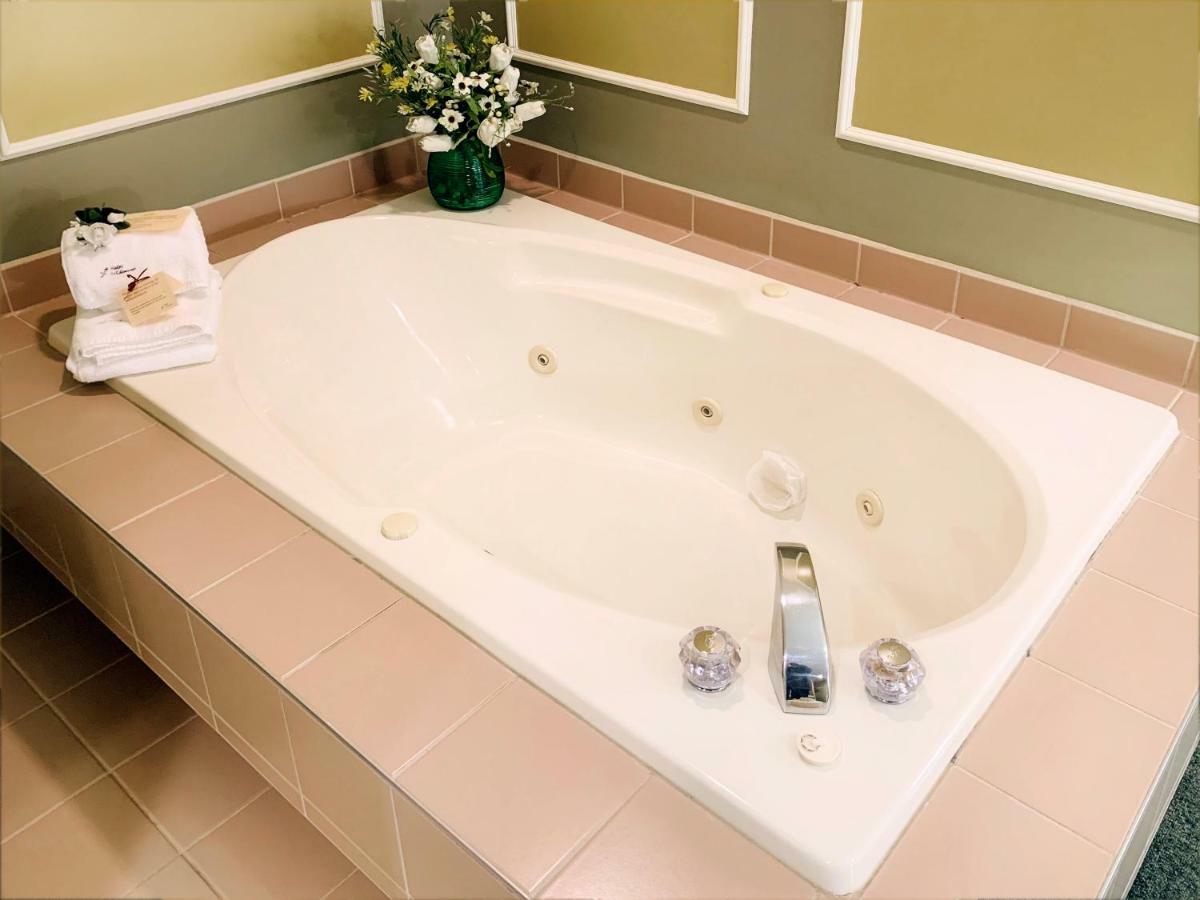 Motel La Cheminee Saint-Jerome Ngoại thất bức ảnh